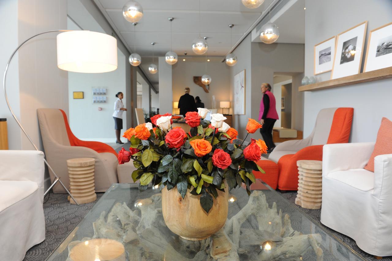Atlantic Beach Hotel Melkbosstrand Buitenkant foto